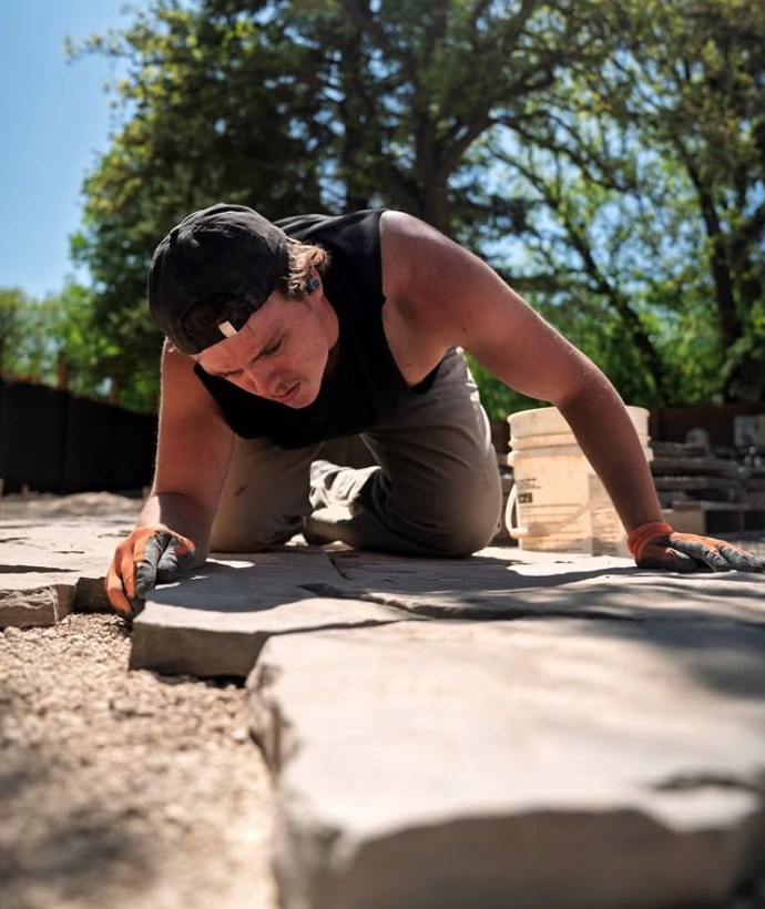 Laying stone pavers